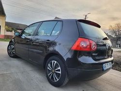 Utilizat 2005 VW Golf V Hatchback | 2.150 EUR (Preț OK)