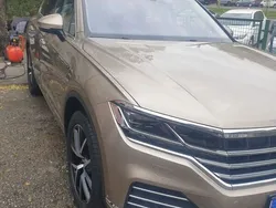Galbeuriu Utilizat 2020 VW Touareg Atmosphere SUV | 52.250 EUR (Scump)