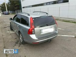 Argintiu Utilizat 2010 Volvo V50 Break | 4.000 EUR (Scump)