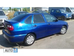 Albastru Utilizat 2002 Seat Cordoba Berlinǎ | 1.850 EUR