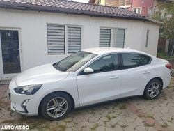 Culoarealb Utilizat 2019 Ford Focus Trend Berlinǎ | 9.200 EUR (Preț bun)