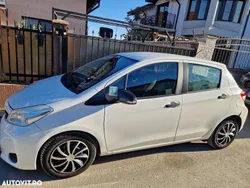 Alb Utilizat 2012 Toyota Yaris Luna | 3.800 EUR (Preț OK)