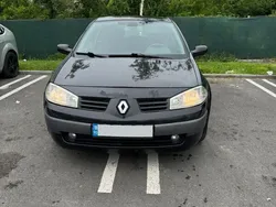 Negru Utilizat 2003 Renault Mégane II Dynamique Hatchback | 2.390 EUR