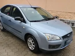 Albastru Utilizat 2005 Ford Focus Hatchback | 2.200 EUR (Puțin scump)
