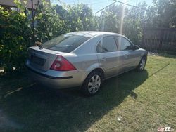 Utilizat 2004 Ford Mondeo Berlinǎ | 2.000 EUR