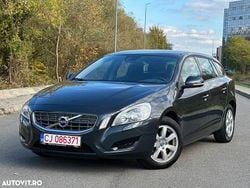 Culoarenegru Utilizat 2012 Volvo V60 Kinetic Break | 5.989 EUR (Preț OK)