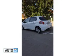 Alb Utilizat 2013 Peugeot 208 Hatchback | 6.300 EUR (Preț bun)
