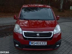 Culoarerosu Utilizat 2017 Peugeot Partner Van | 8.700 EUR (Preț OK)