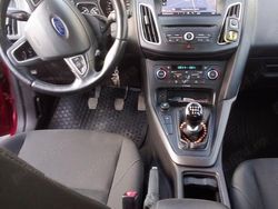 Rosu Utilizat 2014 Ford Focus Trend Hatchback | 6.700 EUR (Preț OK)