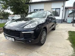 Culoarealbastru Utilizat 2016 Porsche Cayenne S E-Hybrid SUV | 30.000 EUR