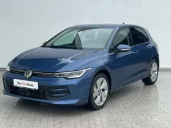 Albastru mediu normal Utilizat 2025 VW Golf VIII Life | 29.490 EUR (Preț OK)