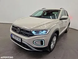 Gri Utilizat 2022 VW T-Roc Life SUV | 17.969 EUR (Super Preț)