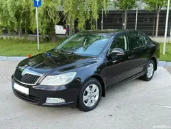 Negru Utilizat 2011 Skoda Octavia Berlinǎ | 3.700 EUR (Preț bun)