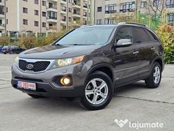 Gri Utilizat 2012 Kia Sorento SUV | 8.490 EUR (Preț bun)