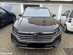 Culoaremaro Utilizat 2021 VW Touareg Elegance SUV | 60.500 EUR (Scump)