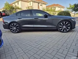 Gri Utilizat 2022 Volvo S60 R-Design Berlinǎ | 29.850 EUR (Preț OK)