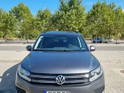Gri Utilizat 2016 VW Tiguan SUV | 10.900 EUR (Super Preț)