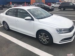 Alb Utilizat 2017 VW Jetta Berlinǎ | 13.500 EUR