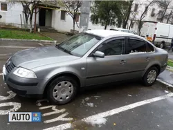 Gri Utilizat 2002 VW Passat Berlinǎ | 3.300 EUR (Scump)