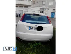 Alb Utilizat 2001 Ford Focus Hatchback | 1.350 EUR