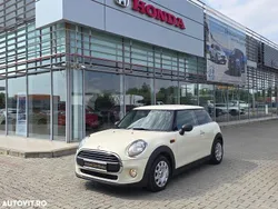 Culoarealb Utilizat 2016 Mini ONE Hatchback | 9.450 EUR (Preț bun)