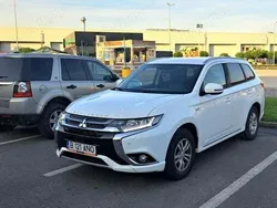 Utilizat 2017 Mitsubishi Outlander P-HEV SUV | 15.850 EUR