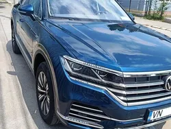 Albastru Utilizat 2022 VW Touareg Elegance SUV | 58.500 EUR