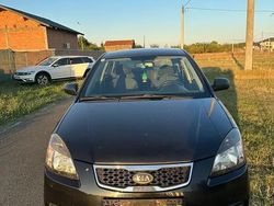 Negru Utilizat 2011 Kia Rio 2 Hatchback | 1.850 EUR