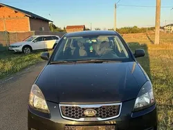 Negru Utilizat 2011 Kia Rio 2 Hatchback | 1.950 EUR