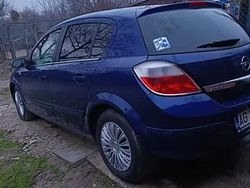 Utilizat 2006 Opel Astra Berlinǎ | 1.900 EUR