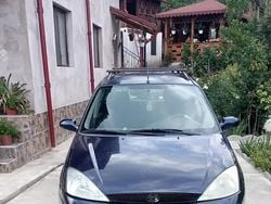 Utilizat 2001 Ford Focus Berlinǎ | 4.500 EUR