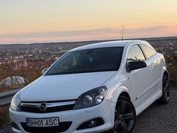 Culoarealb Utilizat 2009 Opel Astra GTC Sport Coupe | 2.999 EUR (Puțin scump)