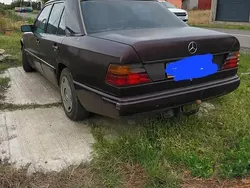 Utilizat 1990 Mercedes 200 Berlinǎ | 950 EUR