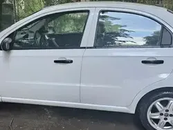 Alb Utilizat 2011 Chevrolet Aveo Berlinǎ | 2.500 EUR