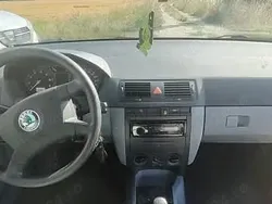 Utilizat 2000 Skoda Fabia Berlinǎ | 5.000 EUR