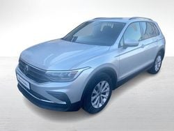 Gri mediumetalic Utilizat 2023 VW Tiguan Life SUV | 25.900 EUR (Preț OK)
