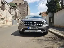 Mercedes GLA220