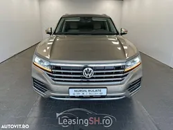 Bej Utilizat 2020 VW Touareg Elegance SUV | 44.030 EUR (Puțin scump)