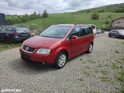 Culoarerosu Utilizat 2007 VW Touran Highline Monovolum | 2.500 EUR (Preț OK)