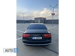 Albastru Utilizat 2012 Audi A8 Comfort Berlinǎ | 17.000 EUR