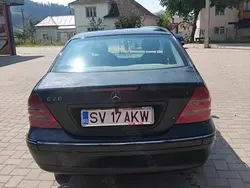 Utilizat 2001 Mercedes 200 | 2.000 EUR