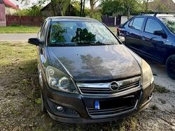 Gri Utilizat 2009 Opel Astra Hatchback | 2.600 EUR (Preț OK)