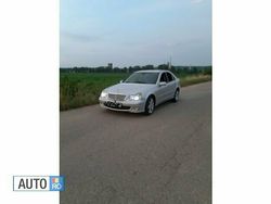 Gri Utilizat 2005 Mercedes C220 | 3.900 EUR (Puțin scump)