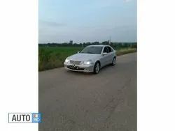 Gri Utilizat 2005 Mercedes C220 | 3.900 EUR (Puțin scump)