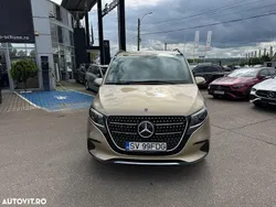 Galbeuriu Utilizat 2024 Mercedes V300 Exclusive Monovolum | 85.000 EUR (Scump)