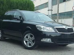 Negru Utilizat 2012 Skoda Octavia Elegance Break | 2.999 EUR (Super Preț)
