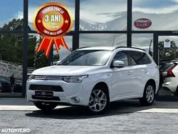 Alb Utilizat 2014 Mitsubishi Outlander P-HEV SUV | 9.990 EUR