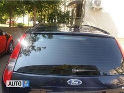 Albastru Utilizat 2006 Ford Focus Hatchback | 2.500 EUR (Scump)