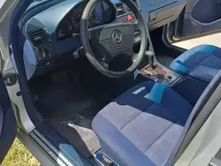 Utilizat 2000 Mercedes C180 Berlinǎ | 3.000 EUR