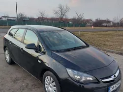 Negru Utilizat 2014 Opel Astra Break | 3.800 EUR (Preț bun)